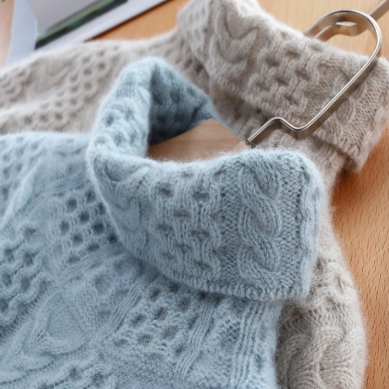 Stilla | Luksus Cashmere Rullekravepullover med Ternet Mønster