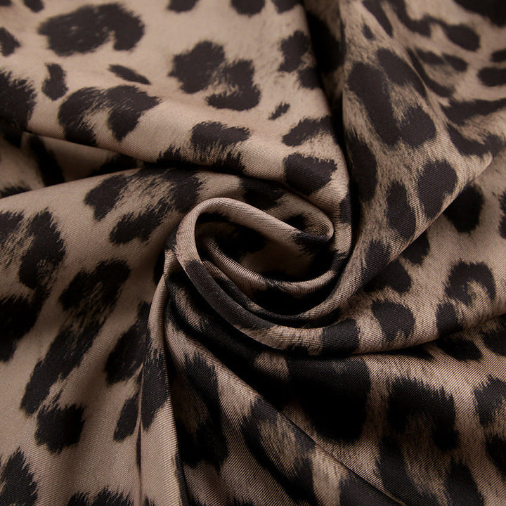Stilla | Satin-nederdel med leopardmønster