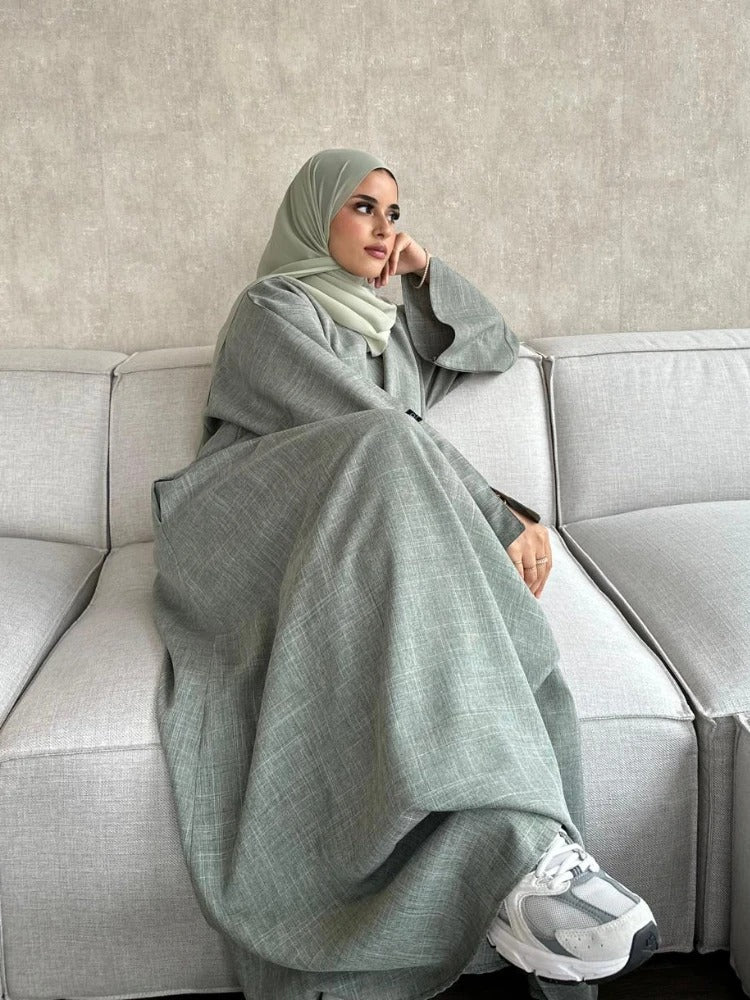 Stilla | Femme De Luxe in Linned Safiara