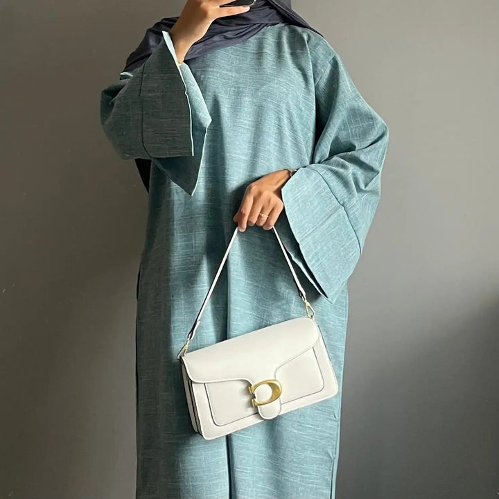 Stilla | Femme De Luxe in Linned Safiara