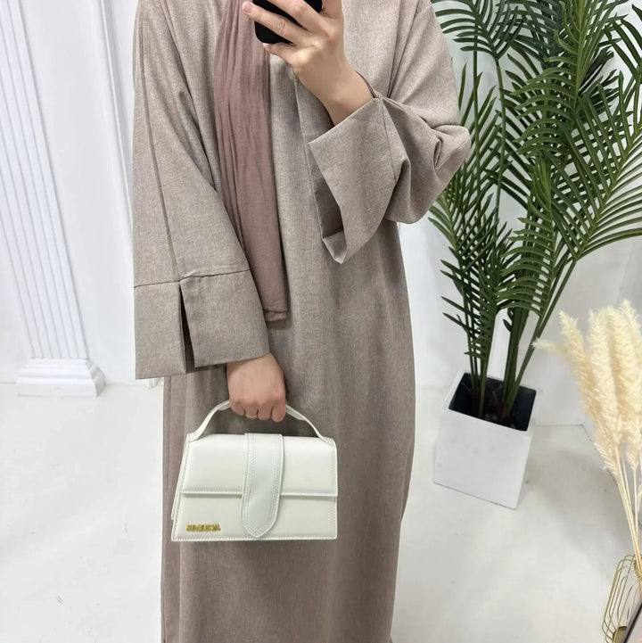 Stilla | Femme De Luxe in Linned Safiara