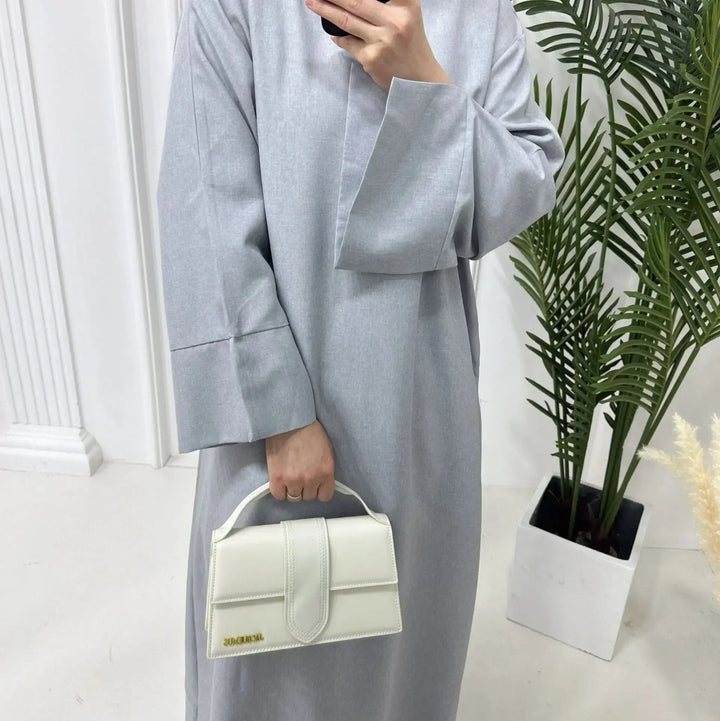 Stilla | Femme De Luxe in Linned Safiara