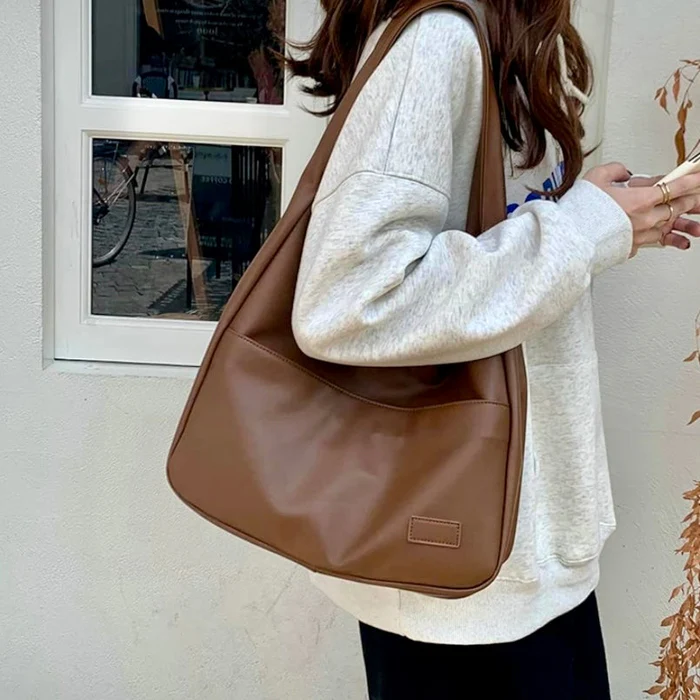 Stilla | På Skulderen Elegance Og Stil På Rejsen