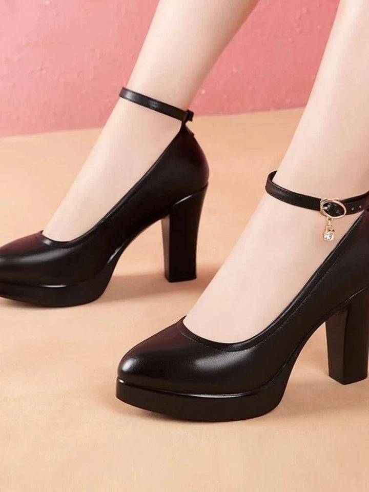 Stilla | Plateau Pumps