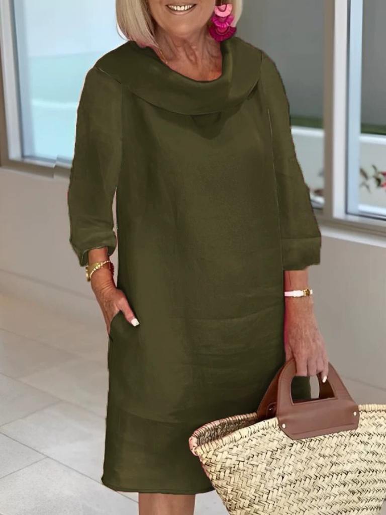 Stilla | Elegant Plisseret Kjole Raffineret Stil Med En Elegant Plisseret Udskæring