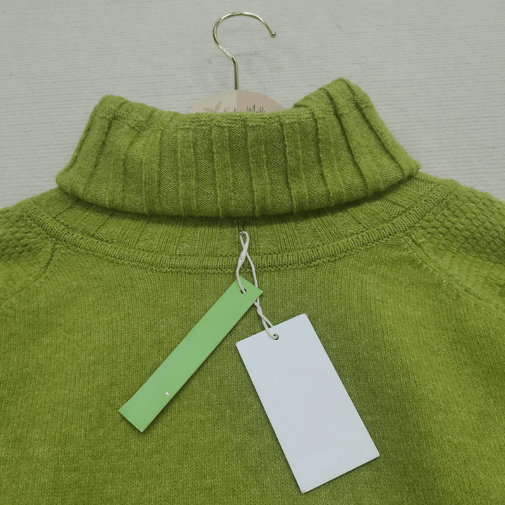 Stilla | Overdimensioneret strikket rullekravepullover i græsgrøn