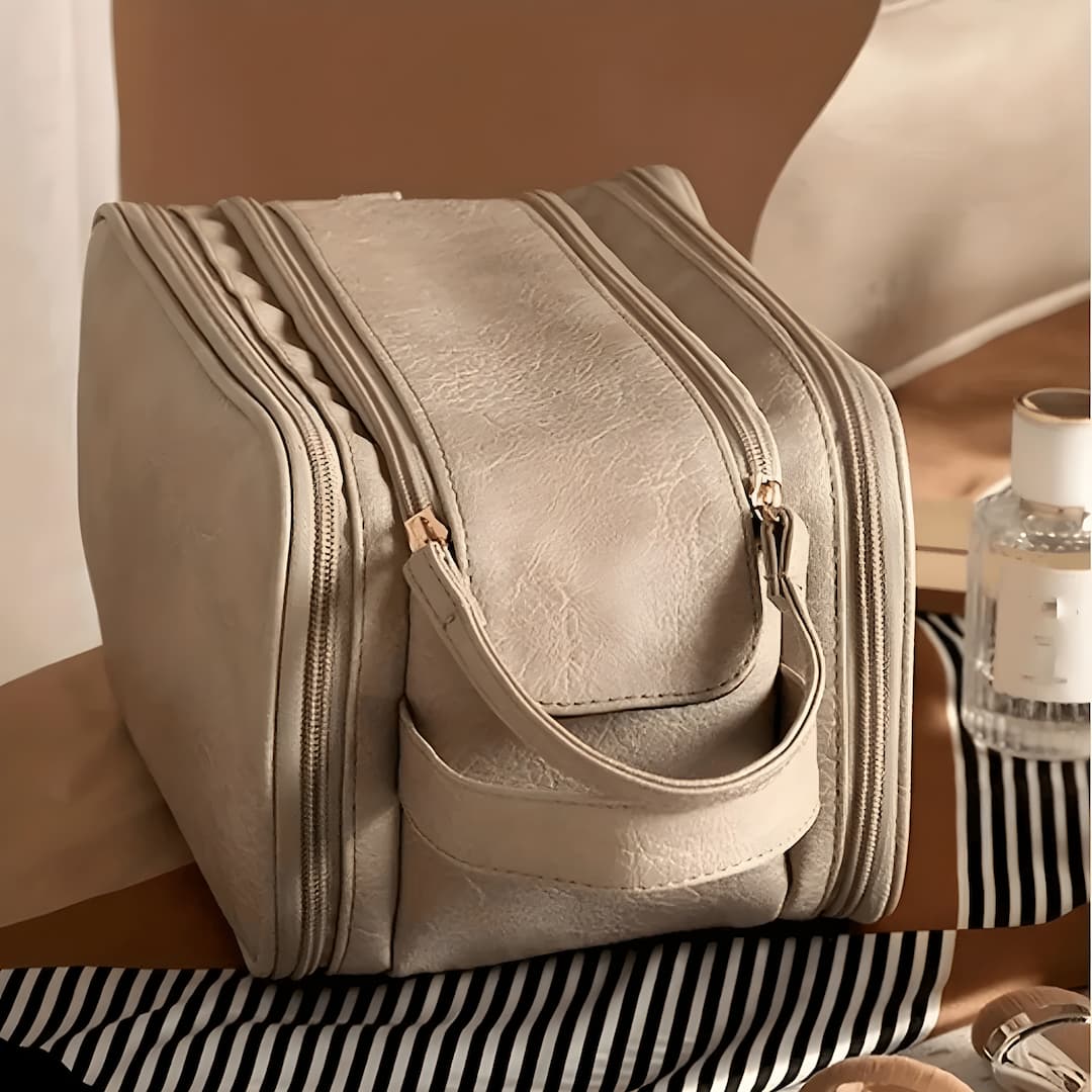 Stilla | Capacity Makeup Bag Rummelig og Praktisk