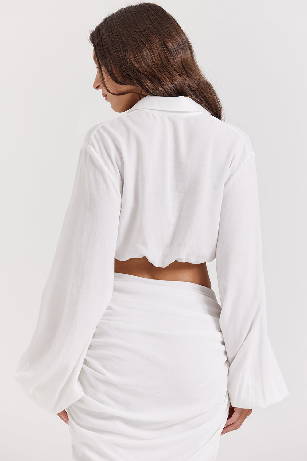 Stilla | Hvid Dyb Blouson Top Med Plisseret Maxi Nederdel