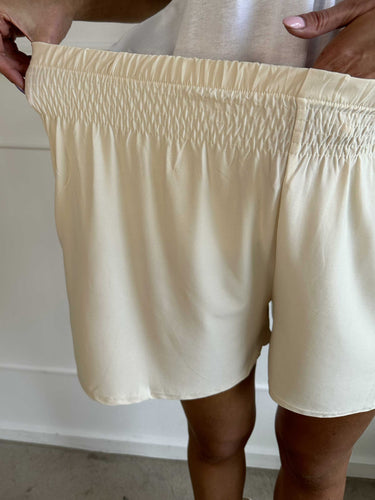 Stilla | Elastiske High Waist Shorts