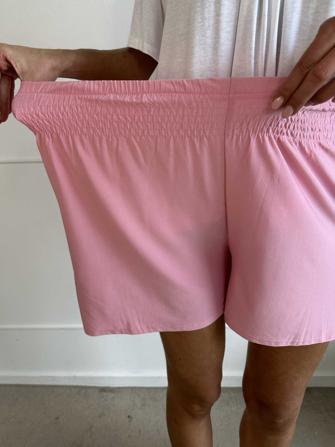Stilla | Elastiske High Waist Shorts