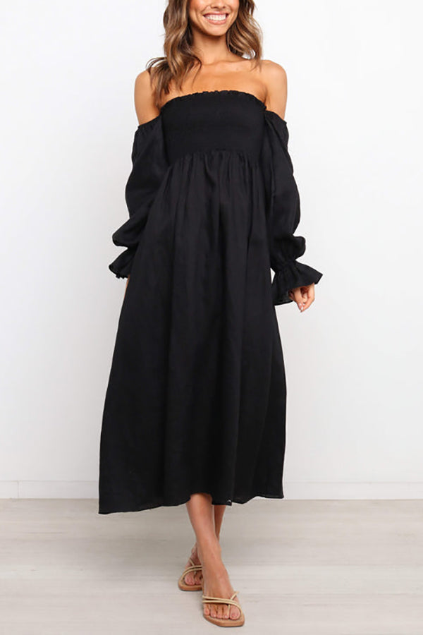 Stilla | Off Shoulder Smocked Midi Kjole