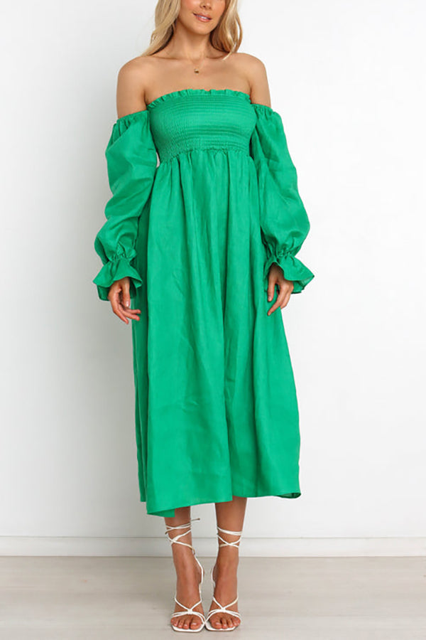 Stilla | Off Shoulder Smocked Midi Kjole