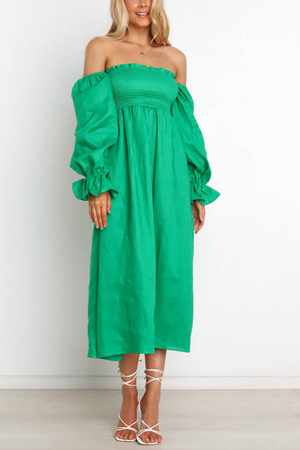 Stilla | Off Shoulder Smocked Midi Kjole