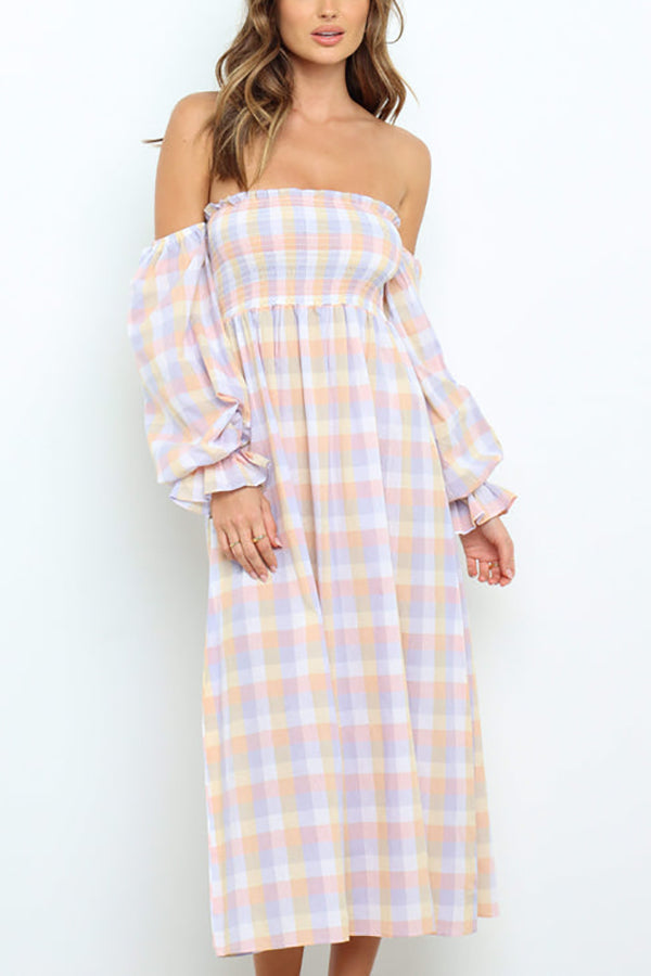 Stilla | Off Shoulder Smocked Midi Kjole