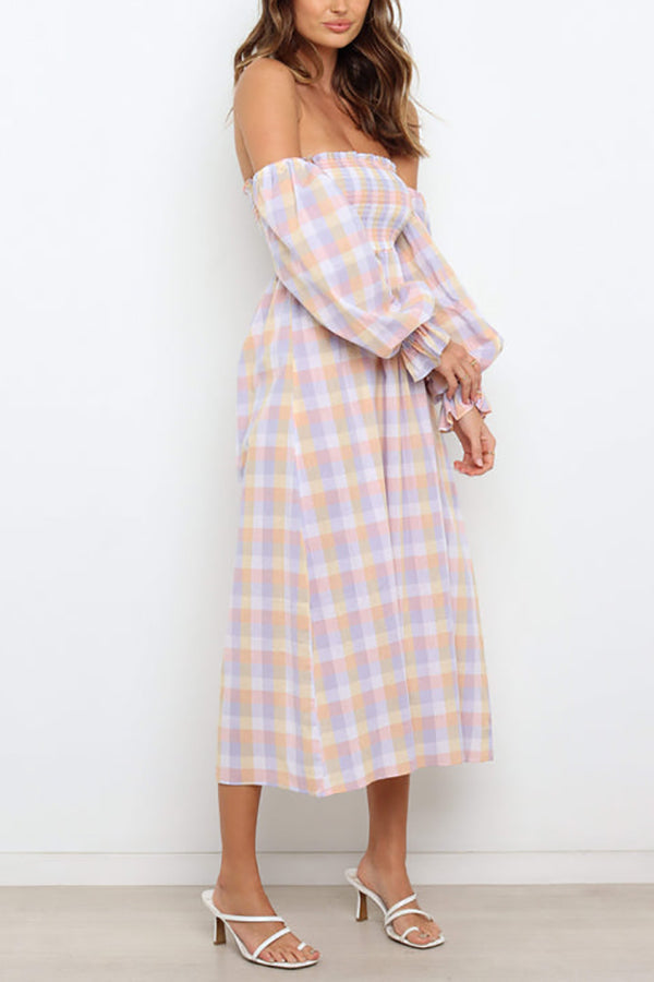 Stilla | Off Shoulder Smocked Midi Kjole