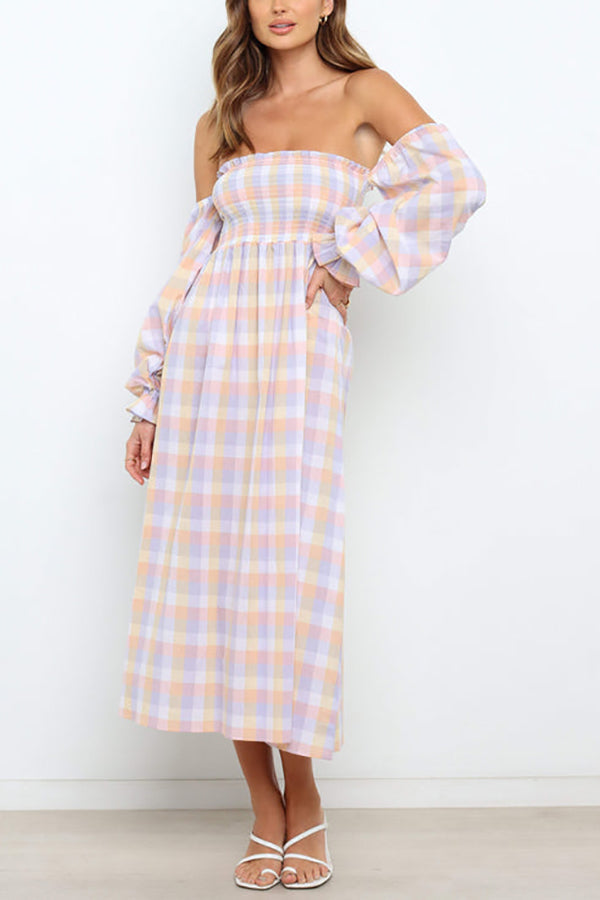 Stilla | Off Shoulder Smocked Midi Kjole