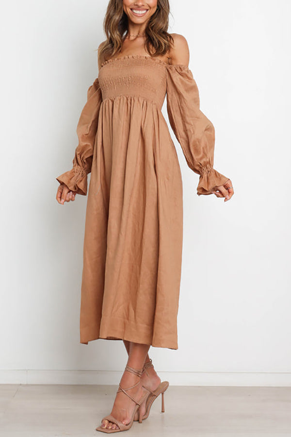Stilla | Off Shoulder Smocked Midi Kjole