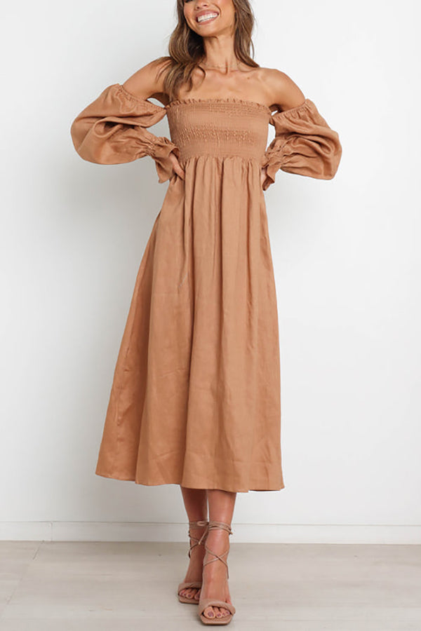 Stilla | Off Shoulder Smocked Midi Kjole