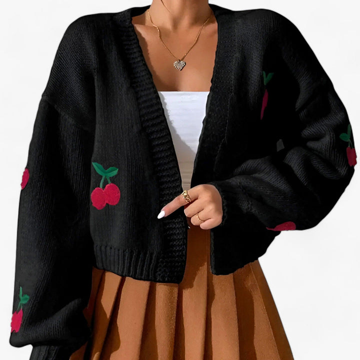 Stilla | Strikjakke med elegant broderi