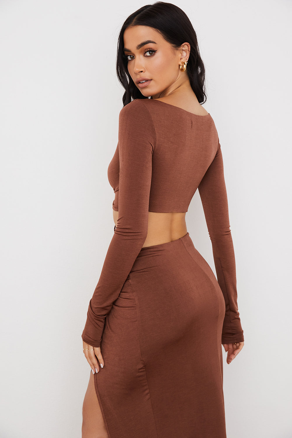 Stilla | Chokoladerynet Croptop Med Jersey Maxi Nederdel Med Snoet Front