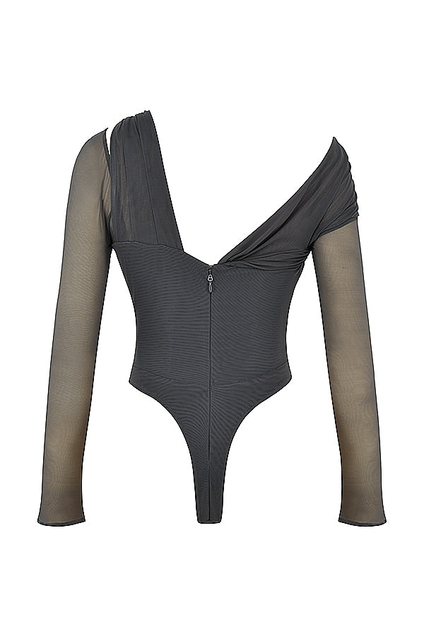 Stilla | Shadow Bodysuit Med Asymmetrisk Udskæring Og Lagdelt Mini Nederdel