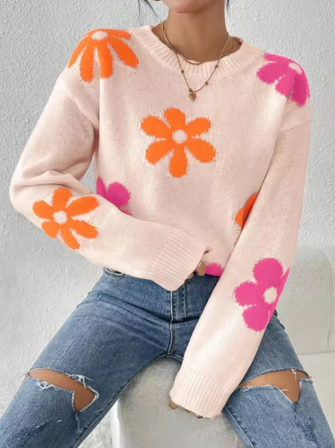 Stilla | Striktrøje med blomsterdesign