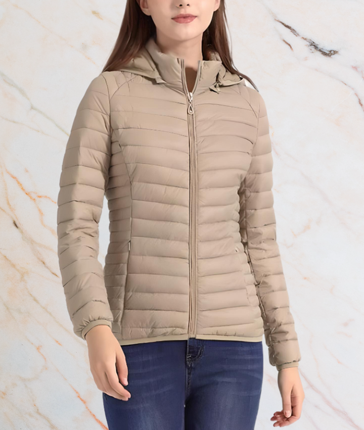 Stilla | Slim Fit Puffy Jakke med lynlås - Maylee