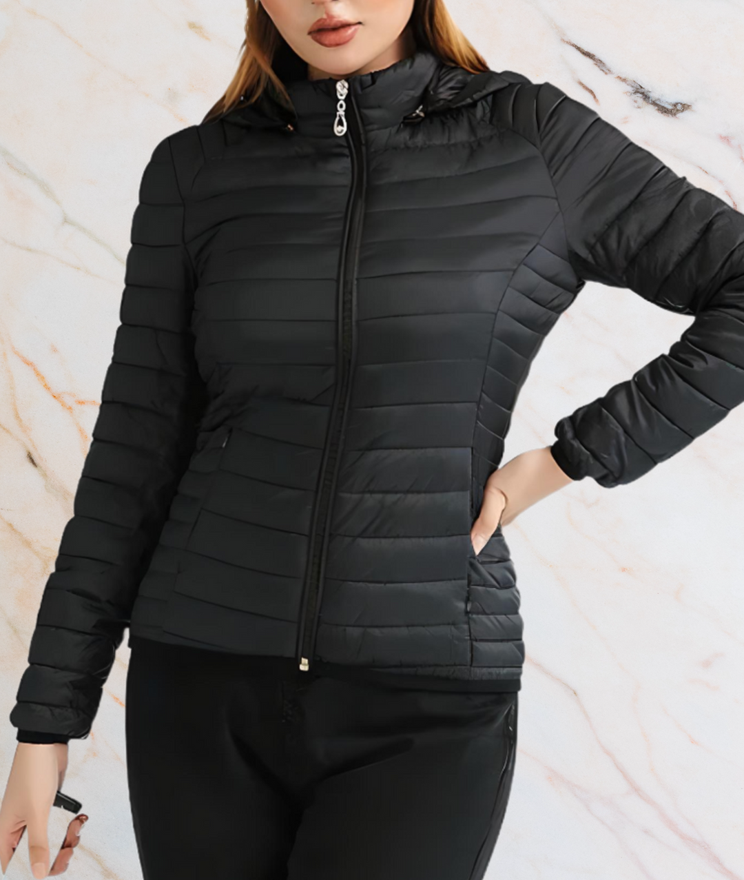Stilla | Slim Fit Puffy Jakke med lynlås - Maylee