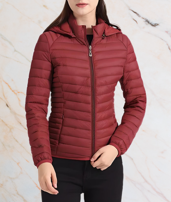 Stilla | Slim Fit Puffy Jakke med lynlås - Maylee