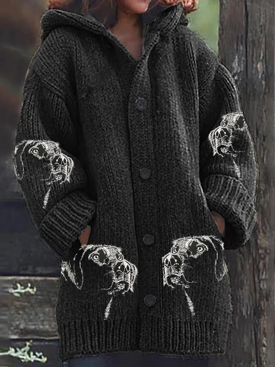 Stilla | Langærmet cardigan i tungt sweatshirt med hunde-broderi og knapper