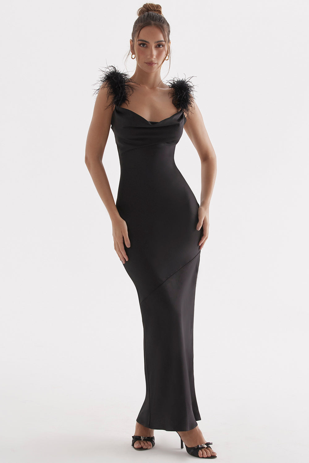 Stilla | Sort Satin Maxi Kjole