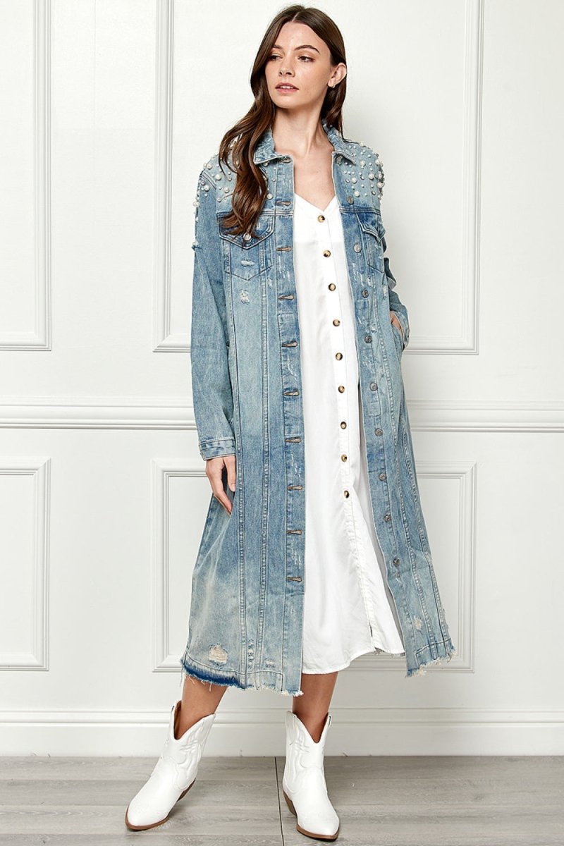 Stilla | Oversize Jeansjakke Med Rå Kanten og Perlemorsknapper