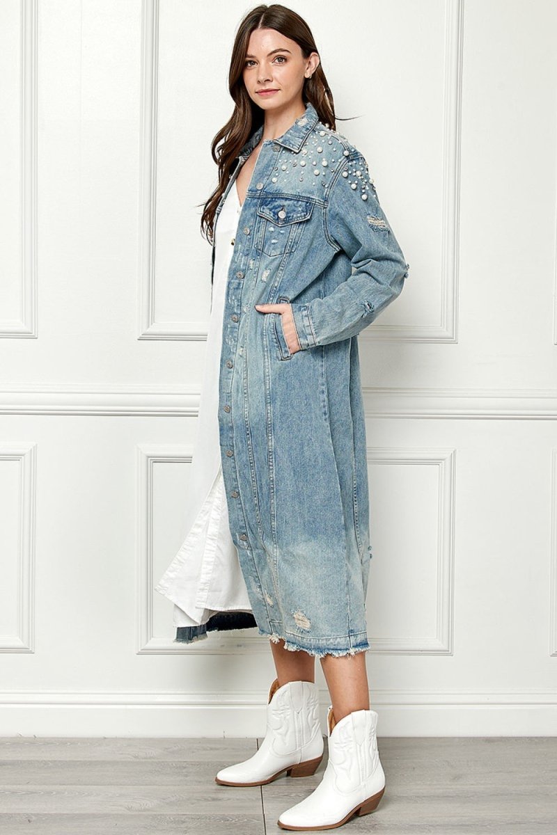 Stilla | Oversize Jeansjakke Med Rå Kanten og Perlemorsknapper