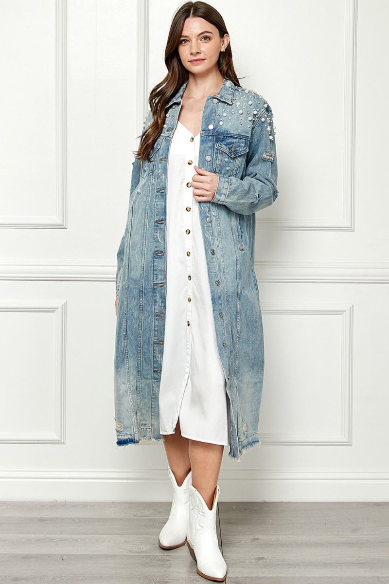 Stilla | Oversize Jeansjakke Med Rå Kanten og Perlemorsknapper