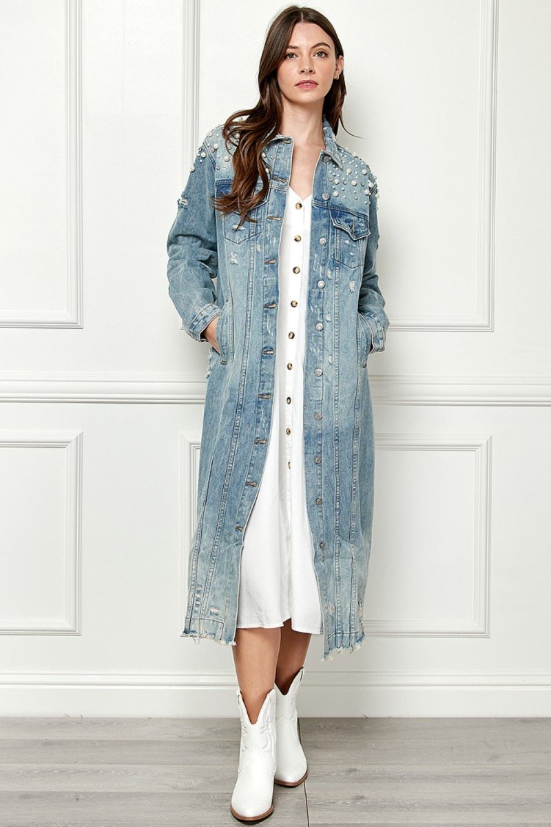 Stilla | Oversize Jeansjakke Med Rå Kanten og Perlemorsknapper