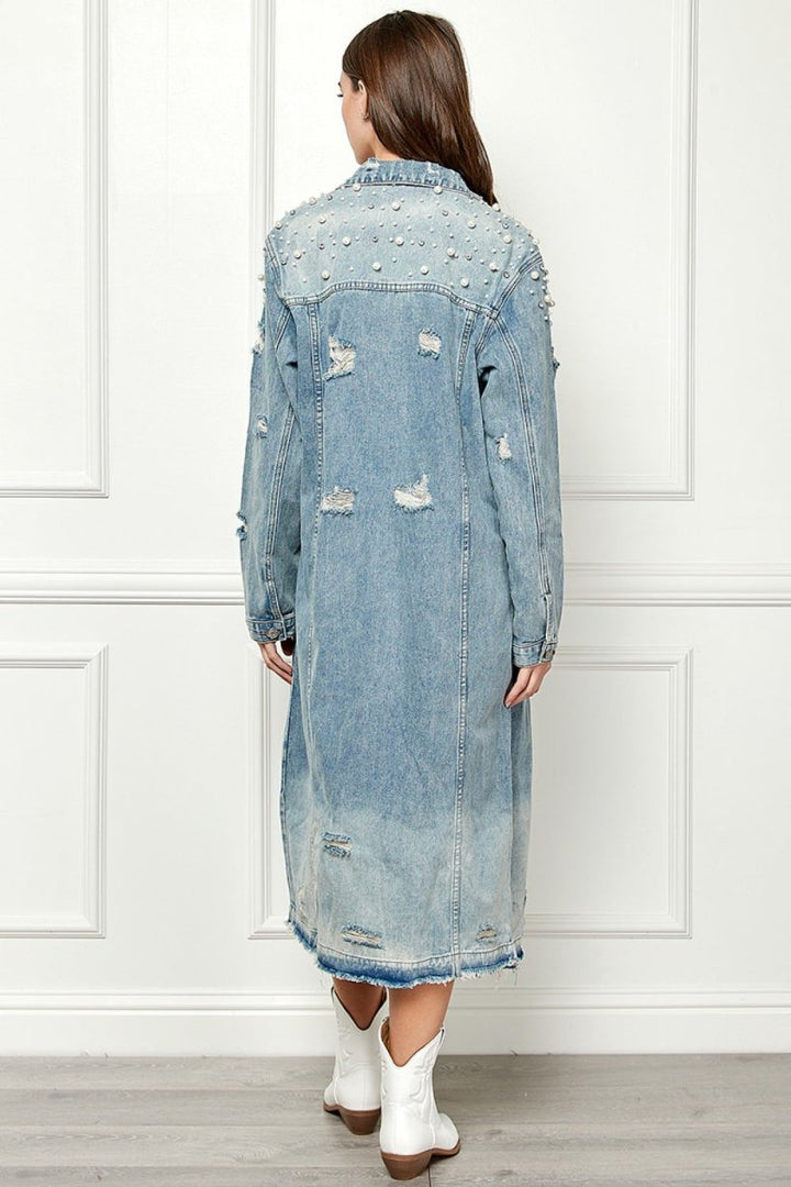 Stilla | Oversize Jeansjakke Med Rå Kanten og Perlemorsknapper