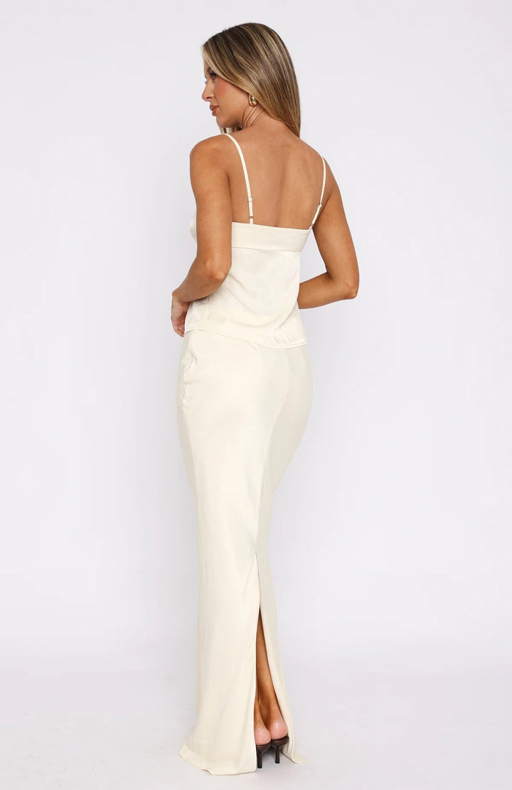 Stilla | Back Center Slit Maxikjole Hvid