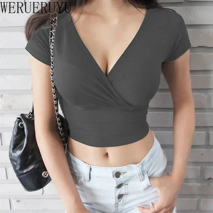 Stilla | Kvinders V-Hals Crop Tops Mode Designer T-Shirts