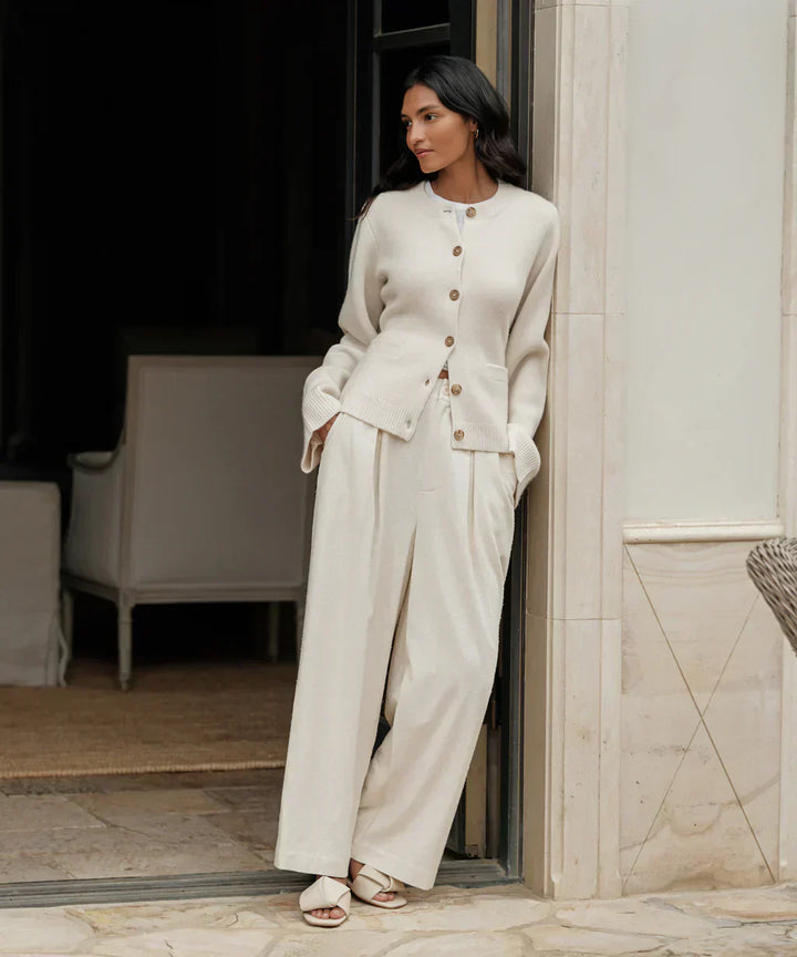 Stilla | Eleganter Wollstrickjacke Mit Knopfverschluss