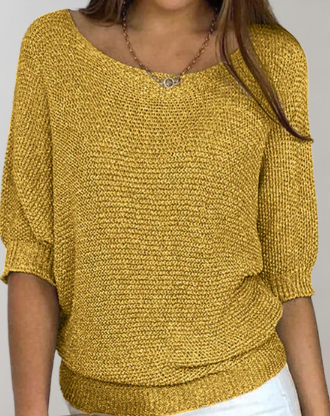 Stilla | Smuk tætsiddende sweater med runde halsudskæring og lige ærmer til mellem længde