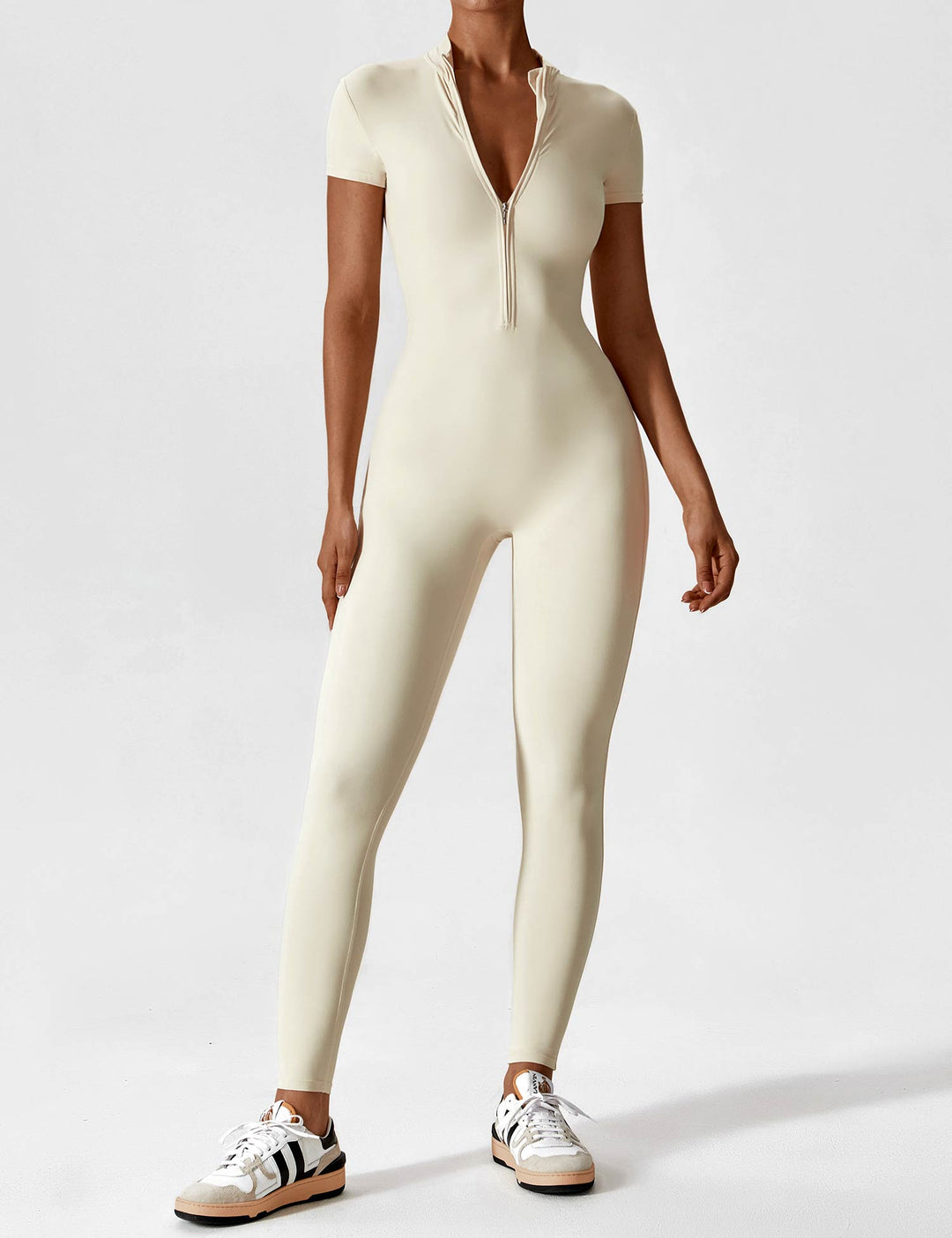 Stilla | Chic efterårs jumpsuit med stående krave og lynlås til kvinder